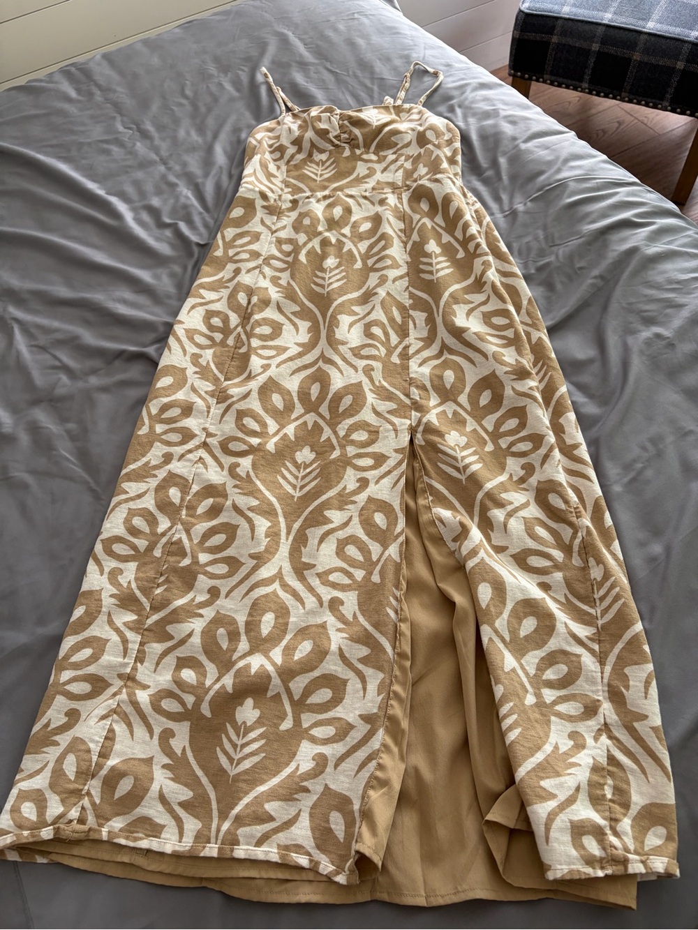 American Eagle Outfitters Beige and White Printed Spaghetti-Strap dress